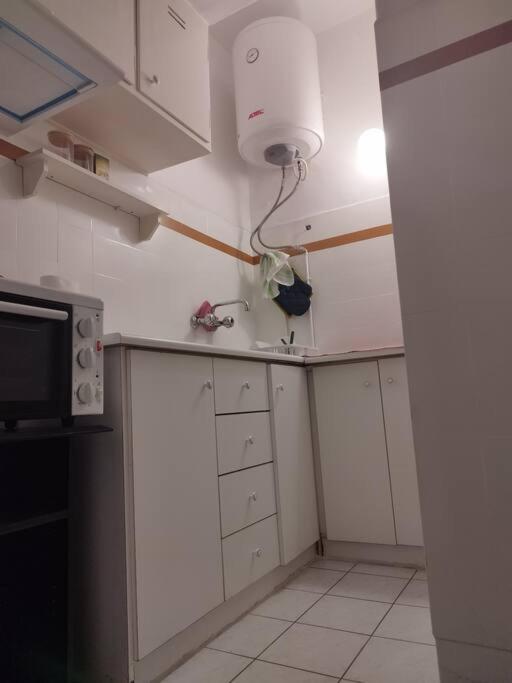 Central Studio Apartment Next To Plaka Афіни Екстер'єр фото